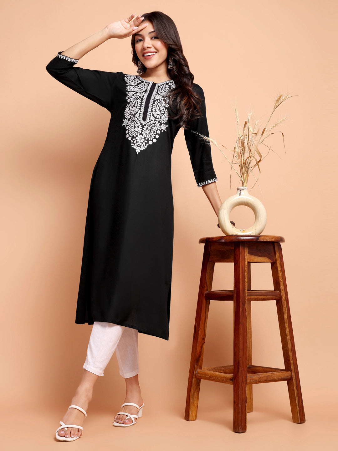 ALANKARI Black Ethnic Motifs Embroidered Chikankari Kurta